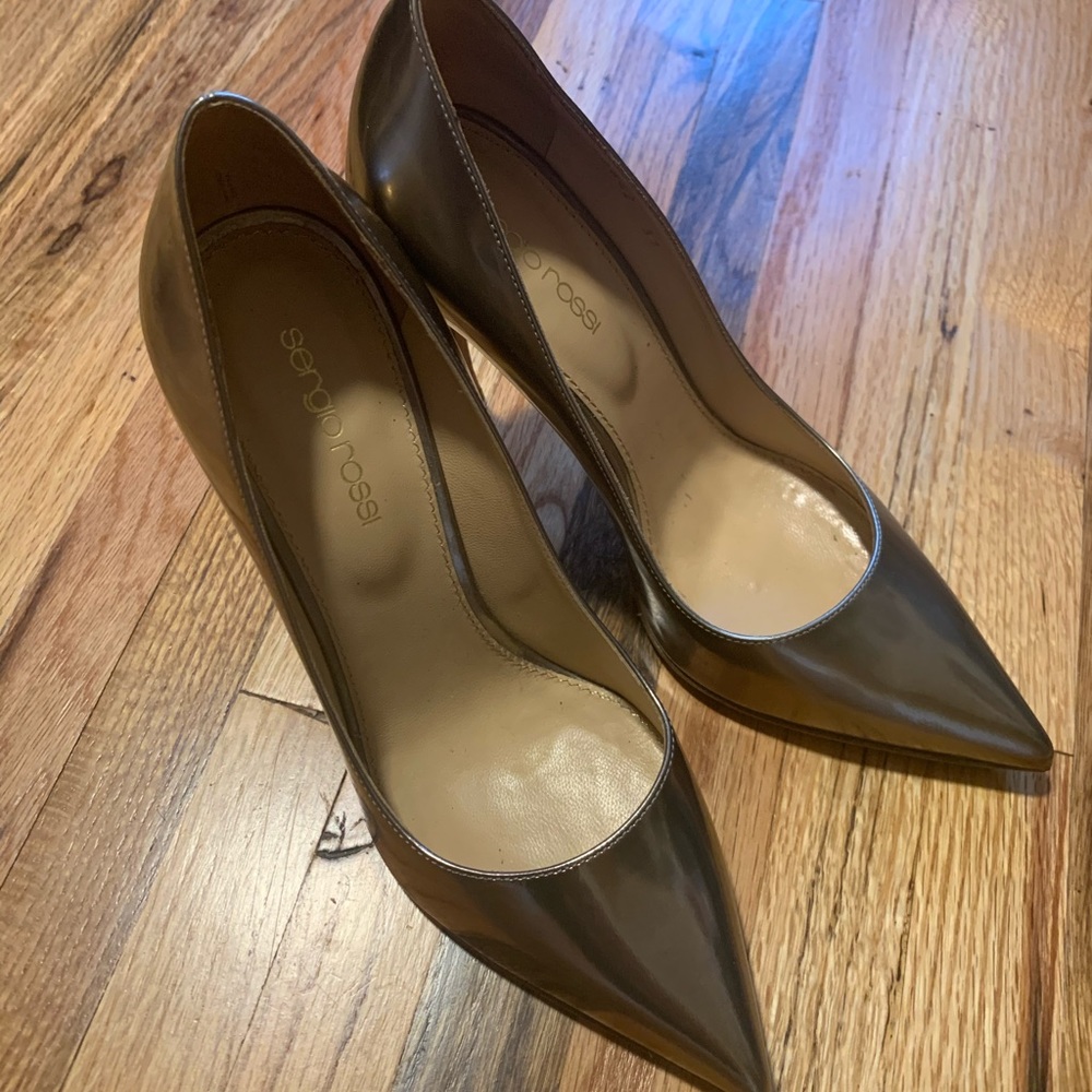 Sergio Rossi pewter pointed toe pumps. Size 37